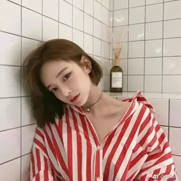 迷雾中的她